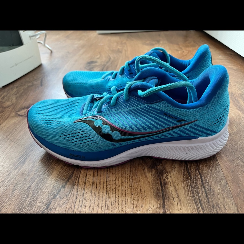 Women’s Saucony Guide 14 shoes Size 9.5 Blue